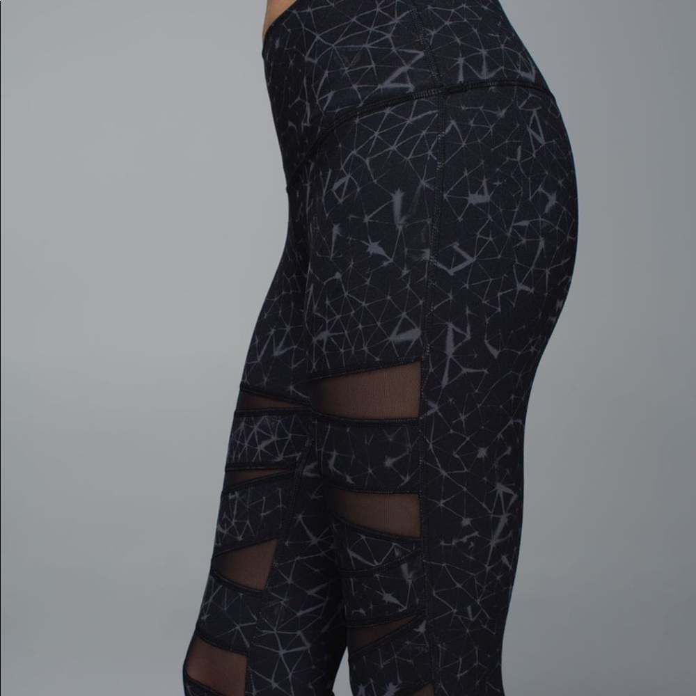 Lululemon tech mesh leggings size 4